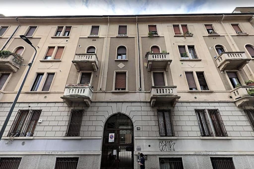 Apartamento New Cozy 7 Metro Stops To Duomo! Milán